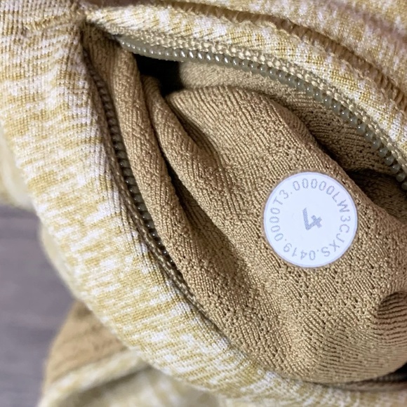 Lululemon Always Alert 1/2 Zip Pullover Sweater Jacket Heathered Grape Leaf - Picture 11 of 13